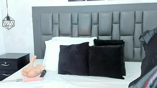 Snapshot of Krystal_cambell1 chatting on 02-13-25, 04:11 Krystal cambell1 online show from 02-13-25, 04:11