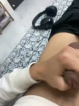 Snapshot of wknows2 chatting on 01-15-26, 08:23 wknows2 online show from 01-15-26, 08:23