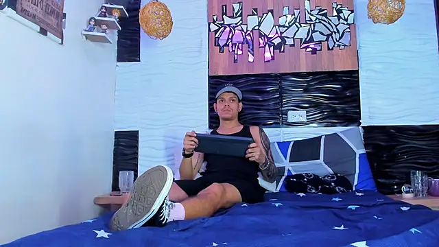 Friendsofeverything  online show from 11-01-25, 03:08