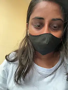 Snapshot of 85198 chatting on 03-06-26, 09:39 85198 online show from 03-06-26, 09:39