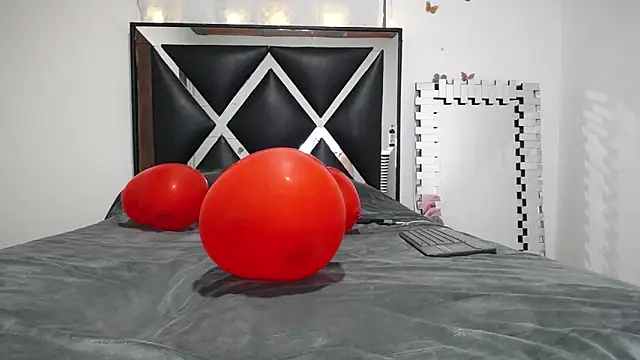 Snapshot of merlin-18 chatting on 02-16-25, 03:04 merlin-18 online show from 02-16-25, 03:04