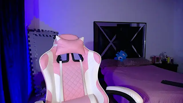 Snapshot of merlin-18 chatting on 11-21-25, 04:22 merlin-18 online show from 11-21-25, 04:22