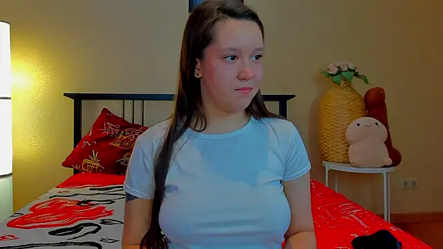 Snapshot of Mira_Karter chatting on 05-03-26, 02:28 Mira Karter online show from 05-03-26, 02:28
