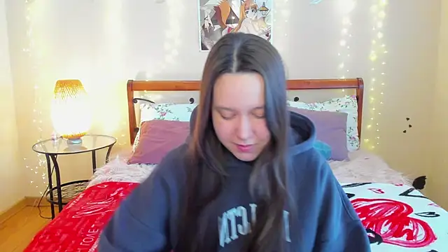 Snapshot of Mira_Karter chatting on 05-13-26, 03:04 Mira Karter online show from 05-13-26, 03:04