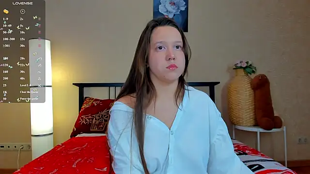 Snapshot of Mira_Karter chatting on 06-17-26, 02:58 Mira Karter online show from 06-17-26, 02:58