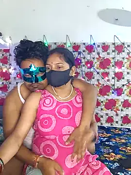 Snapshot of PeaCoooock chatting on 10-16-25, 10:33 PeaCoooock online show from 10-16-25, 10:33