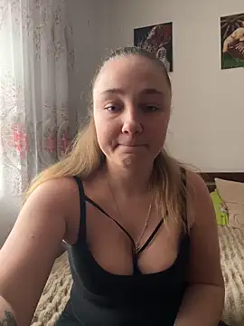 Snapshot of Joannakiss chatting on 02-07-26, 11:47 Joannakiss online show from 02-07-26, 11:47