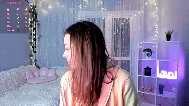 AraCopple online show from 12-19-24, 11:14