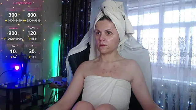 Snapshot of JessieOMays chatting on 03-25-26, 12:49 JessieOMays online show from 03-25-26, 12:49