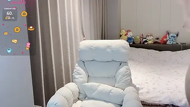 Snapshot of qiqi-666 chatting on 09-18-25, 11:01 qiqi-666 online show from 09-18-25, 11:01