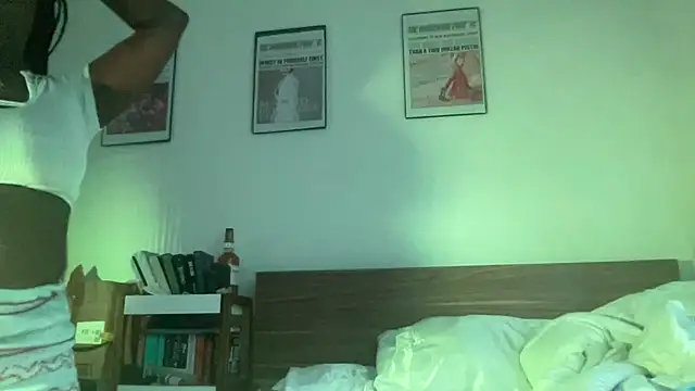 Snapshot of AveryJ99 chatting on 12-19-24, 10:10 AveryJ99 online show from 12-19-24, 10:10