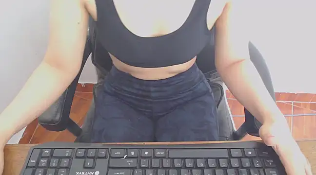 Snapshot of rubired77 chatting on 02-14-25, 04:09 rubired77 online show from 02-14-25, 04:09