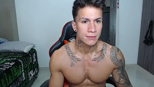 Snapshot of pettergrey1 chatting on 02-23-26, 01:30 pettergrey1 online show from 02-23-26, 01:30