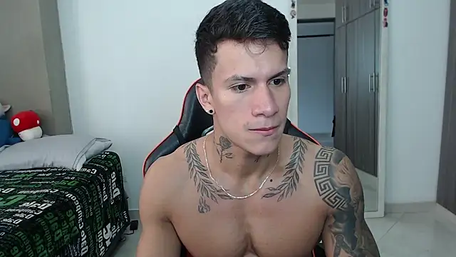 Snapshot of pettergrey1 chatting on 03-06-26, 02:46 pettergrey1 online show from 03-06-26, 02:46