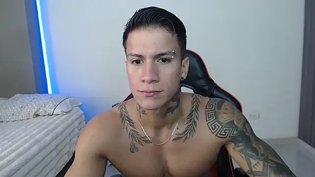 Snapshot of pettergrey1 chatting on 03-22-26, 01:58 pettergrey1 online show from 03-22-26, 01:58