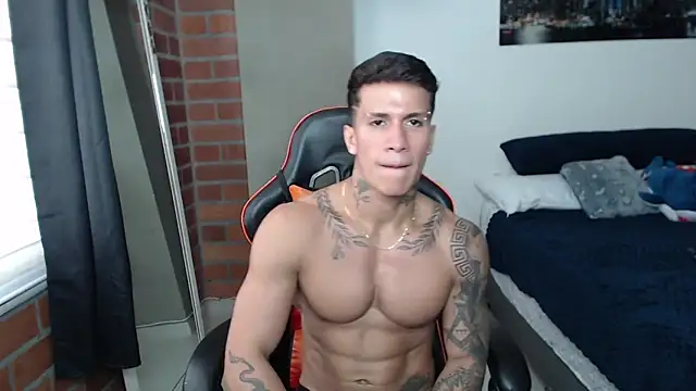 pettergrey1 online show from 05-12-26, 07:44