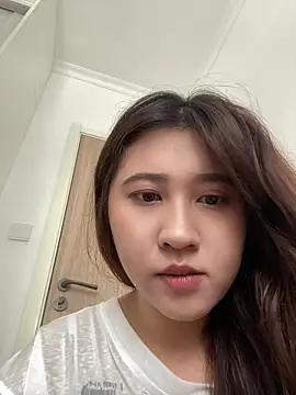 Snapshot of Liliya-77 chatting on 06-03-26, 07:44 Liliya-77 online show from 06-03-26, 07:44