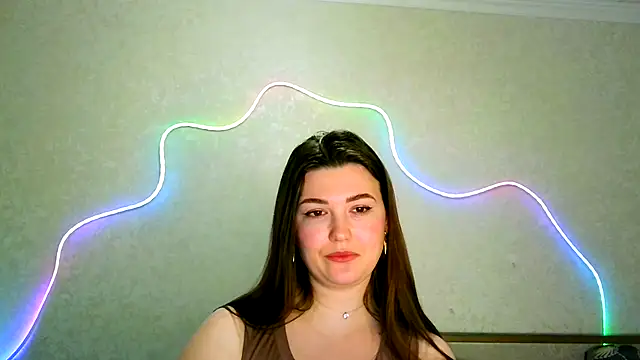 Snapshot of SeductiveTati chatting on 12-13-25, 10:37 SeductiveTati online show from 12-13-25, 10:37