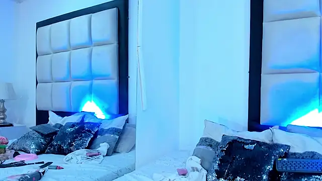 Snapshot of LaurenHu chatting on 02-03-25, 05:51 LaurenHu online show from 02-03-25, 05:51