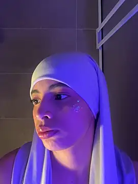 Snapshot of jhalila chatting on 09-19-25, 01:51 jhalila online show from 09-19-25, 01:51