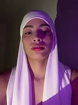 Snapshot of jhalila chatting on 10-10-25, 11:15 jhalila online show from 10-10-25, 11:15