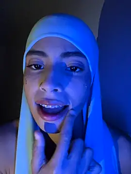 Snapshot of jhalila chatting on 10-12-25, 12:09 jhalila online show from 10-12-25, 12:09