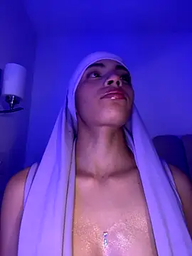 Snapshot of jhalila chatting on 11-16-25, 10:48 jhalila online show from 11-16-25, 10:48