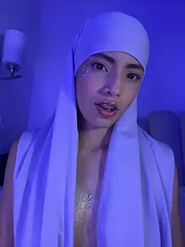 Snapshot of jhalila chatting on 11-23-25, 01:05 jhalila online show from 11-23-25, 01:05