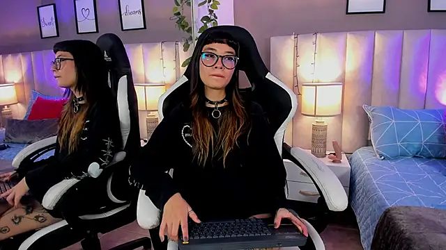 dayanne07 online show from 11-18-25, 10:14