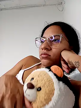 Karii-R online show from 12-18-25, 11:16