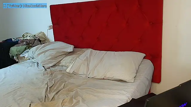 NicoDavisHere online show from 07-08-26, 08:24