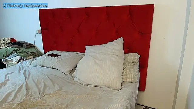NicoDavisHere online show from 07-11-26, 11:50
