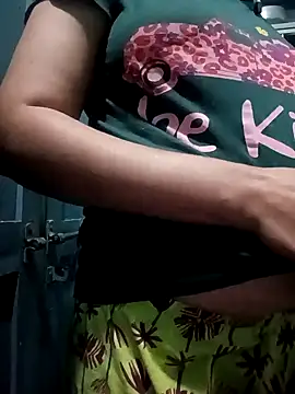 Snapshot of gunjan22 chatting on 01-11-25, 11:23 gunjan22 online show from 01-11-25, 11:23