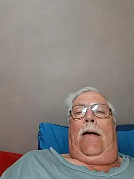 Snapshot of NawtyB1965 chatting on 12-04-25, 02:43 NawtyB1965 online show from 12-04-25, 02:43