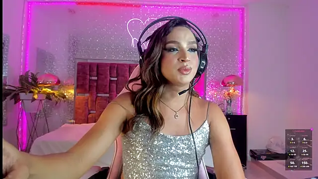 KylieVictoria online show from 10-12-25, 04:33
