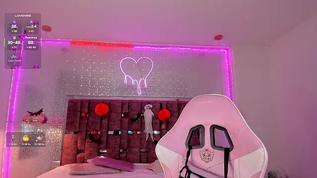 KylieVictoria online show from 10-29-25, 05:31