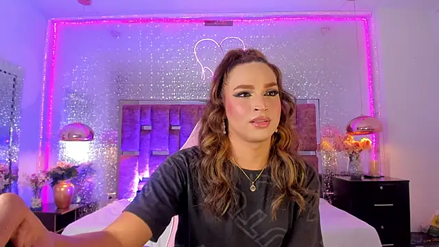 KylieVictoria online show from 11-25-25, 03:39