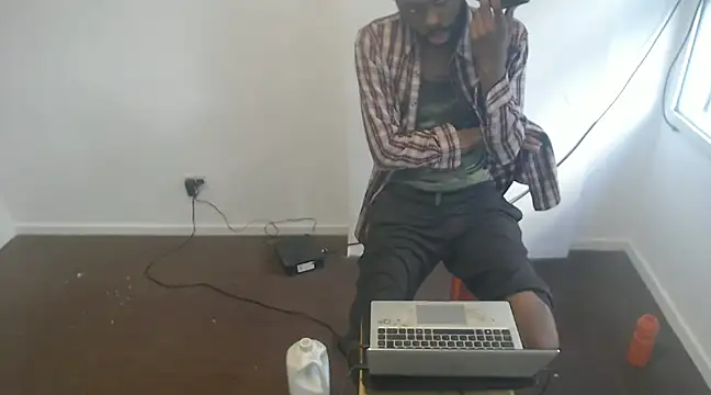 Snapshot of Mastertopdome chatting on 01-16-25, 06:48 Mastertopdome online show from 01-16-25, 06:48