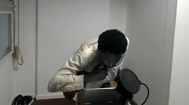 Snapshot of Mastertopdome chatting on 03-21-25, 10:06 Mastertopdome online show from 03-21-25, 10:06