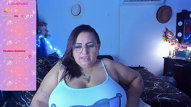 Snapshot of Ivonnee__ chatting on 01-18-25, 05:31 Ivonnee   online show from 01-18-25, 05:31