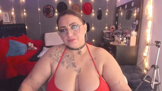 Snapshot of Ivonnee__ chatting on 03-14-25, 07:59 Ivonnee   online show from 03-14-25, 07:59