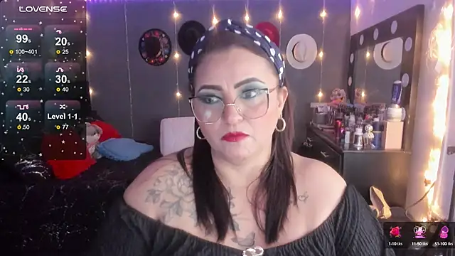 Snapshot of Ivonnee__ chatting on 03-23-25, 06:58 Ivonnee   online show from 03-23-25, 06:58