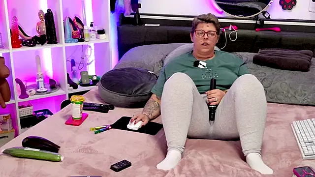 SunshineLexi online show from 02-05-26, 02:54