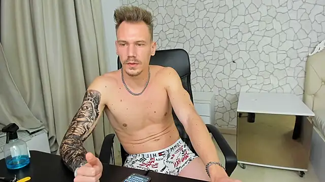 MateoBenjaminX online show from 12-29-24, 08:04