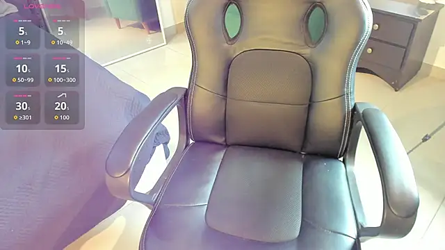 Snapshot of _maria_foxx_ chatting on 10-24-25, 07:21 maria foxx online show from 10-24-25, 07:21