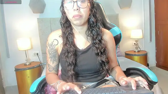 Snapshot of _maria_foxx_ chatting on 12-15-25, 05:50 maria foxx online show from 12-15-25, 05:50