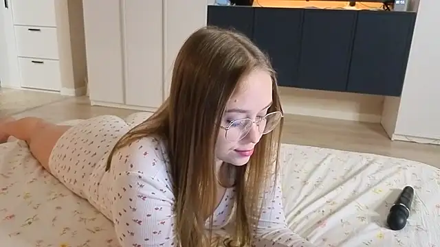 Snapshot of endlesssoffi chatting on 11-29-25, 07:39 endlesssoffi online show from 11-29-25, 07:39