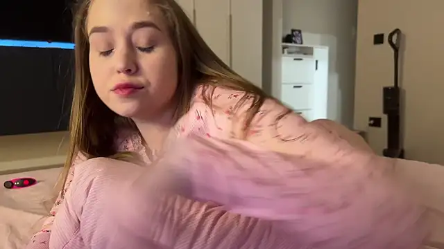 endlesssoffi online show from 04-24-26, 07:16