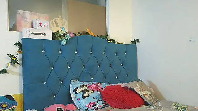 Milkdulce1 online show from 12-20-25, 01:40