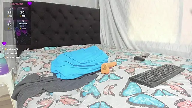 emi henao online show from 02-22-25, 07:36